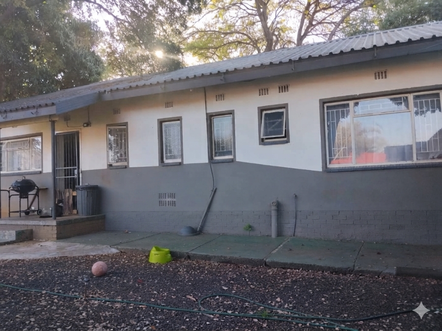 To Let 3 Bedroom Property for Rent in Geelhoutpark North West